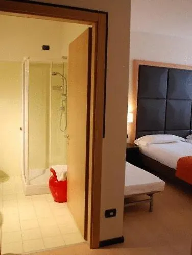 Metropolis Otel Reggio Emilia